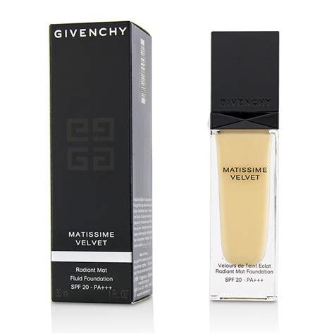 Givenchy Matissime Velvet Radiant Mat Fluid Foundation: 